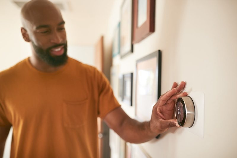 Adjusting smart thermostat